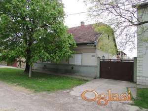 Prodaja trosobne kuće čvrste gradnje nedaleko od centra Bečeja