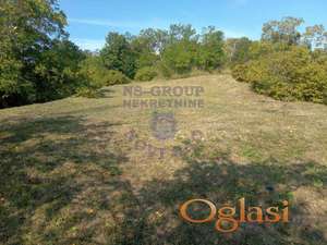 Na prodaju plac u Paragovu sa kog se pruza prelep pogled na Novi Sad