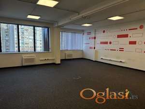 Izdaje se poslovni prostor – kancelarije 256 m², poslovna zgrada, IV sprat, lift