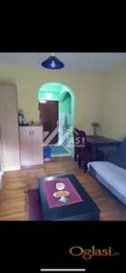 IZDAJE SE GARSONJERA NA BULEVARU ID#4464