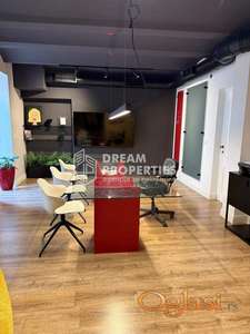 Top lokacija, 83m2, sa dvorištem ID#1240