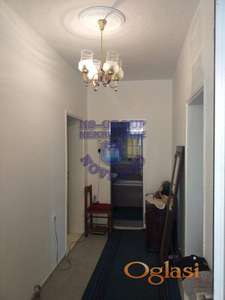 Odlična kuća na 100m od centra Adica