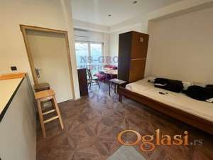 Odličan jednoiposoban stan na Somborskoj rampi
