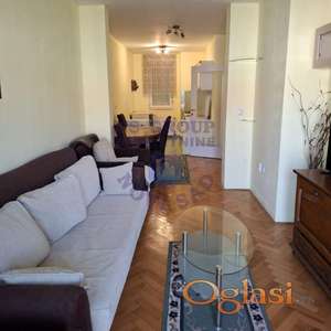 Izdaje se jednoiposoban stan na Novoj Detelinari.