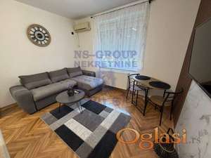 Kompletno renovirana garsonjera na Grbavici 19m2