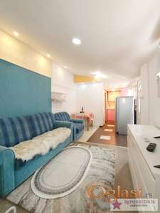 Zvezdara, Cvetkova pijaca, Čardaklijina, 27m2+7m2(ostava)