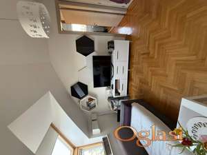 LUKSUZAN STAN U CENTRU SA VELIKOM TERASOM I PRELEPIM POGLEDOM NA GRAD – 70m²