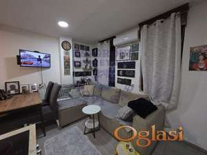 Komplet namešten, jednoiposoban!