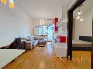 Novi Sad, Bulevar - Dvosoban stan u Aleksandar zgradi ID#1537