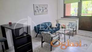 Izdaje se odličan jednoiposoban stan na Bulevaru Nemanjića, 40m2