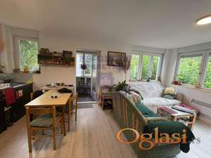 Kuća u centru Sremske Kamenice