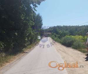 Odličan plac u građevinskom području