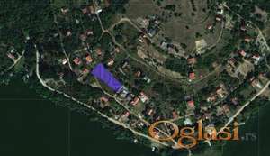 Plac  na  Bovanskom  jezeru - Vrški  deo (preko puta  glavne  plaže, 882 m2