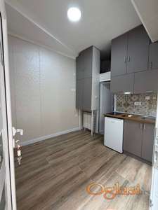 Stan 10m2 u centru Novog Sada HITNO!