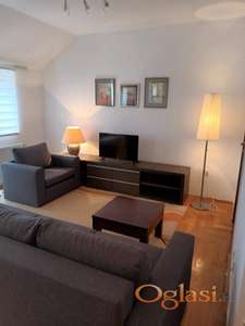 Doža Đerdja - Grbavica! Odličan trosoban Duplex!