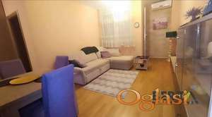 LEPO NAMEŠTEN JEDNOIPOSOBAN STAN KOD SAJMA