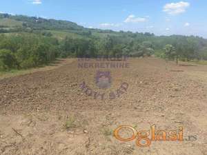 Na prodaju plac na dobrom potezu Sremskih Karlovaca.