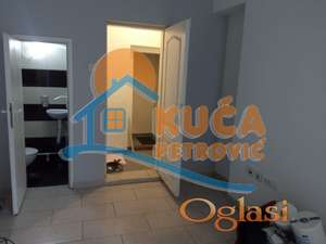 Izdaje se lokal 20m2 u samom centru grada