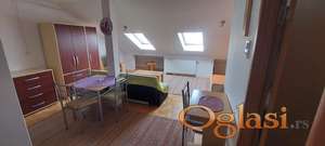 Prodajem odmah useljiv stan 37m2,salonskog tipa,Centar-kej.