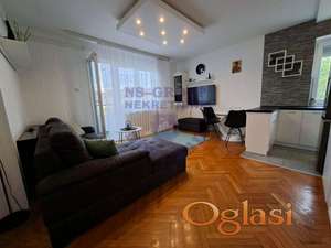 Trosoban stan na Staroj Detelinari