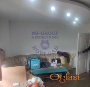 Izdaje se namešten sprat kuće na Adicama, površine 120 m², sa obezbeđenim parking mestom i dostupnim dvorištem.