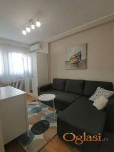 Namešten renoviran stan 30m2 sa novijim stvarima - Maksima Gorkog
