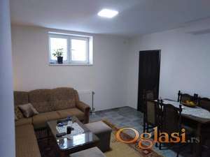 Uknjižen,brzo useljiv dvosoban stan do "Vujadin Boškova"-43m2-75000
