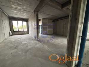 Izuzetan poslovni prostor na Salajci