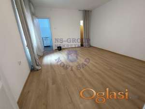 Renoviran dvorisni stan!