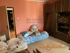 Kuća sa mnogo potencijala-Bački Jarak!