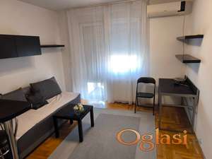 Izdajem garsonjeru na Novoj detelinari