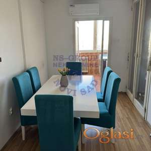 Izdaje se veći dvosoban stan površine 57m² u blizini Bulevara.