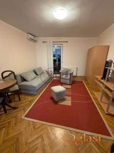 Novi Sad, Grbavica, odlicna garsonjera