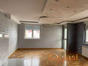 Nov , uknjižen trosoban stan sa PDV-om