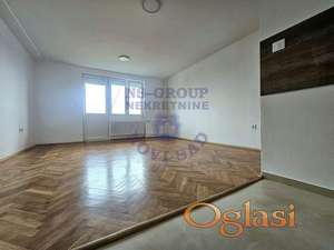 Trosoban stan 64m2 Bulevar