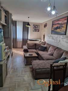 Prodajem lep stan sa odlicnom lokacijom