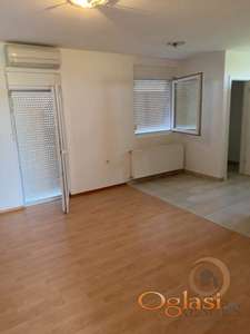 KOMFORAN POLUNAMEŠTEN STAN U KUĆI, SA PARKINGOM, SAJLOVO