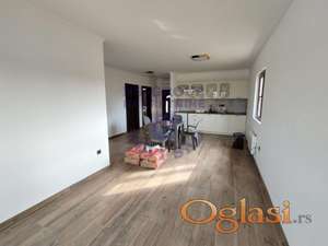 Nova, odlična nekretnina sa lepim dvorištem u Čortanovcima!