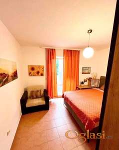 Povoljno - 1-soban stan u Petrovcu na dobroj lokaciji