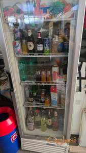 Frižider sa staklenim vratima