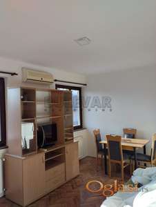 Izdaje se stan u blizini Bulevarske pijace!