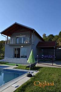 ODLIČNA KUĆA SA BAZENOM