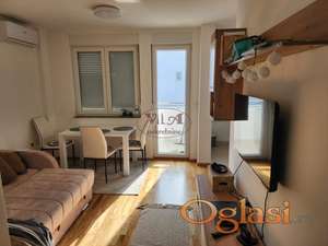 Novi Sad, Petrovaradin, lep dvoiposoban stan, odlicnog rasporeda