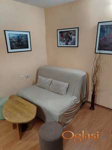 Izdajem stan u centru Niša