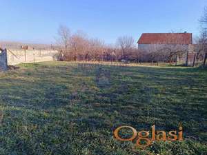 Odličan plac u Sremskim Karlovcima!