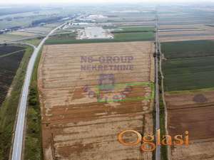 Odličan plac na ulazu u Kać