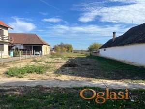 Prodajem plac(gradjevinsko zemljiste)!!!