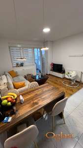 Bačka Palanka, centar, dvosoban, u ceni deo nameštaja!