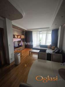 Luks stan sa garažnim mestom ID#3844