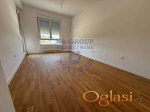 Kvalitetna zgrada! Uknjižen, troiposoban stan sa PDV-om!